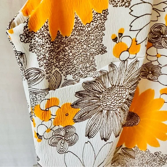 SOLD. Vintage 60s Homemade Sleeveless Button-Up Blouse Collar Gold Floral Medium - Picture 4 of 9